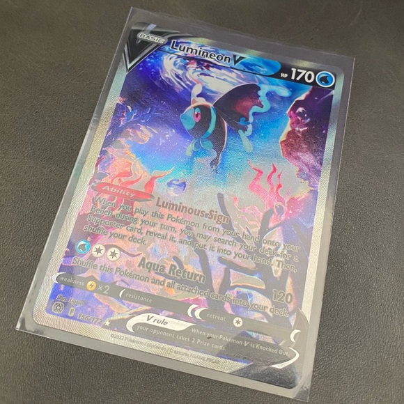 Lumineon V 156/172 Brilliant Stars Alt Art Full Art Ultra Rare Pokemon Card N/M - Picture 2 of 4